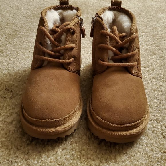 UGG - Picture 4 of 4